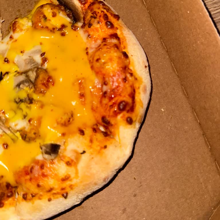 Domino’s Akdere Şubesinde Uzun Bekleme, Soğuk Pizza Ve Eksik Sarımsaklı Kenar Şikayeti