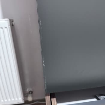 Dolap Kapakları Kapanmıyor Ve Çizik, Mağaza Geri Dönüş Yapmadı