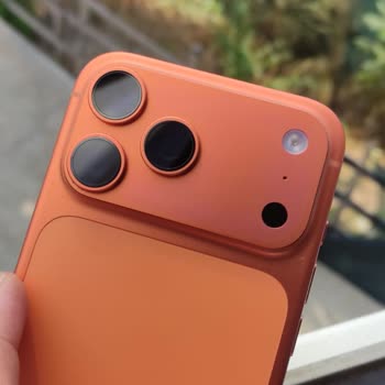 Gürgençler İPhone 17 Pro Max'te Ayıplı Renk Solması Ve Kaplama Dökülmesi