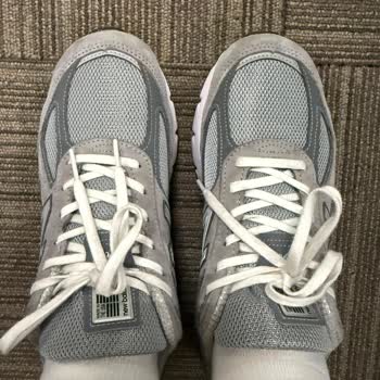 New Balance 990 V4 Dil Toplanması Nedeniyle Kullanılamaz Durumda