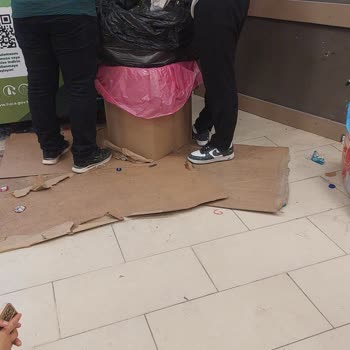 Beylikdüzü Adakent’te Geri Dönüşüm Makinelerinin Sürekli Arızası Ve Sınırsız Kullanım Sorunu