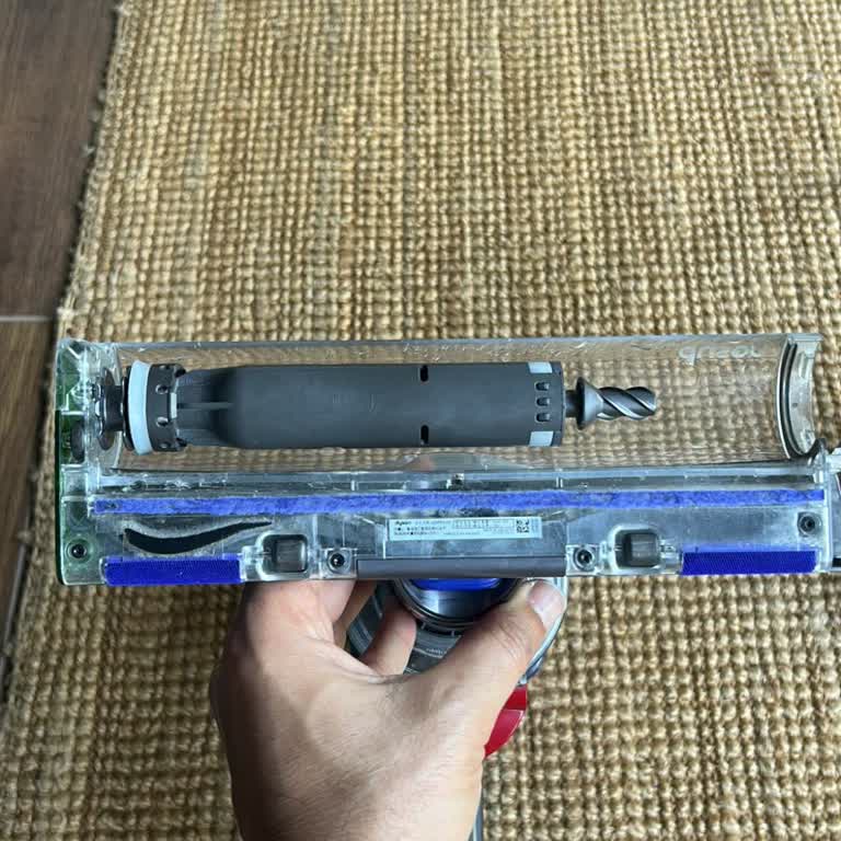 Dyson V12 Başlık Dönmüyor Ve Destek Yardımcı Olmuyor