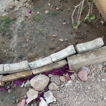Enerya Kazı Sonrası Kaldırım Ve Bordür Onarımını Tamamlamıyor
