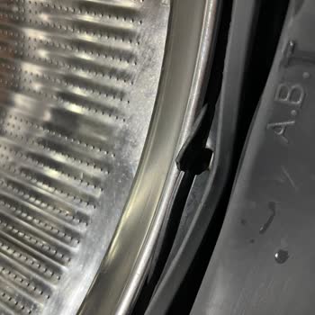 Haier Çamaşır Makinesinde Kapak Plastik Yırtığı Ve Servis İhmali