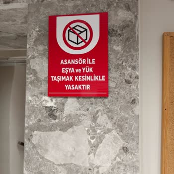 Buzdolabı Üç Kez Hasarlı Geldi, Asansör Cezası Beni Mağdur Etti