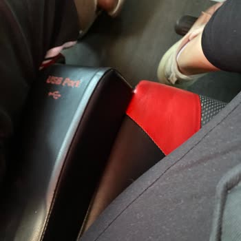 Kamil Koç Turizm’de Kirli Ve Arızalı Otobüs, Kırık Koltuk Ve Uzun Gecikme