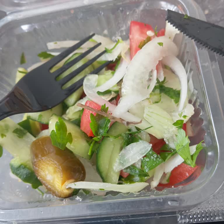Kürdanlı Salata Hijyen İhlali Ve Geri Dönüşsüz Şikayet