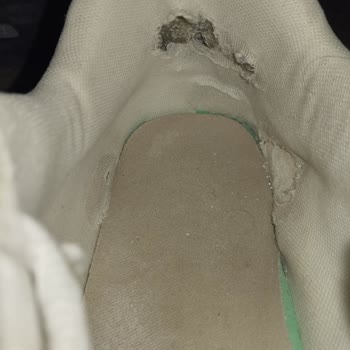 İç Astarı Parçalanan FLO Ayakkabısında Değişim Ve İade Talebi