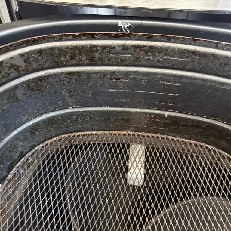 Philips Airfryer Sepetindeki Yağ Kalıntısı Temizlenemiyor, Ücretsiz Değişim Talebi
