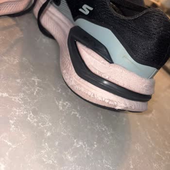 Skechers Ayakkabıda 2 Ayda Çatlama Ve Parçalanma Erken Üretim Hatası