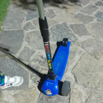 Ümit Çocuk Scooterında Teker Çıktı, Ön Kısım Hasar Gördü