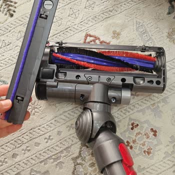 Yeni Dyson Süpürge Başlığı Kullanımda Kırıldı, Garanti Değişim Talebi