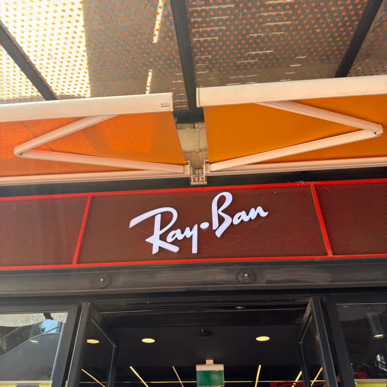 Ray‑Ban Mağazasında Basit Vida Sıkma Talebinin Reddedilmesi