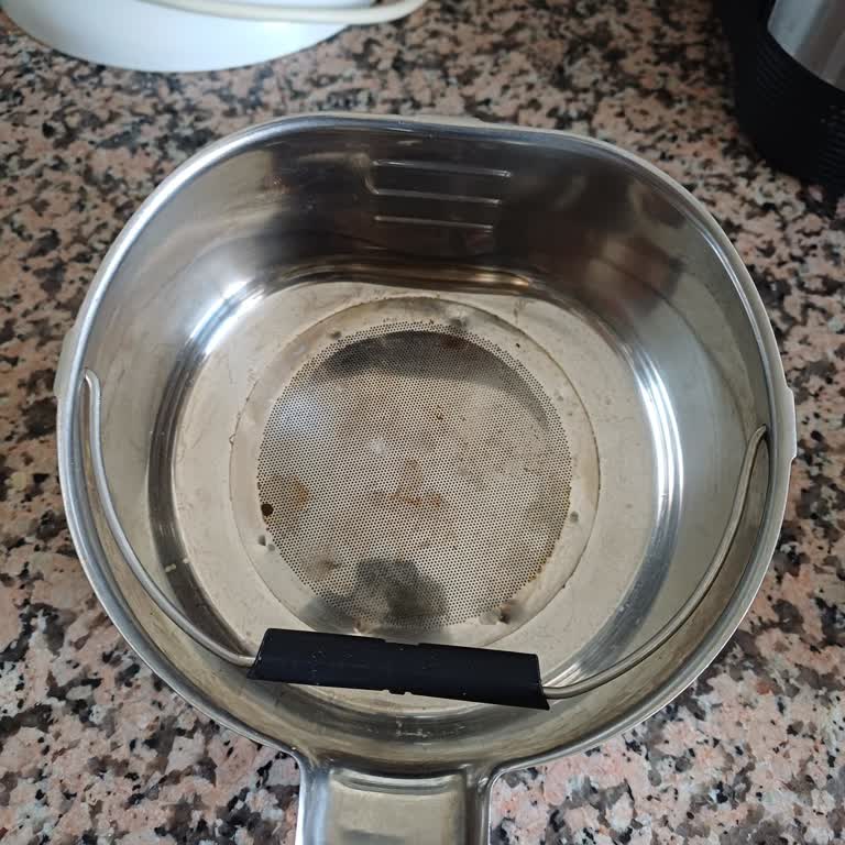 Arçelik 3284 Çay Makinesinin Demleme Haznesi Yedek Parça Bulunmadığı İçin Kullanılamıyor