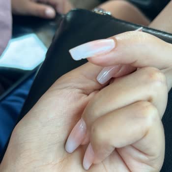 İzmir Jel Tırnak Salonunda Ombre İşlemi Hızla Soyuldu Ve Ücret İadesi Talebi