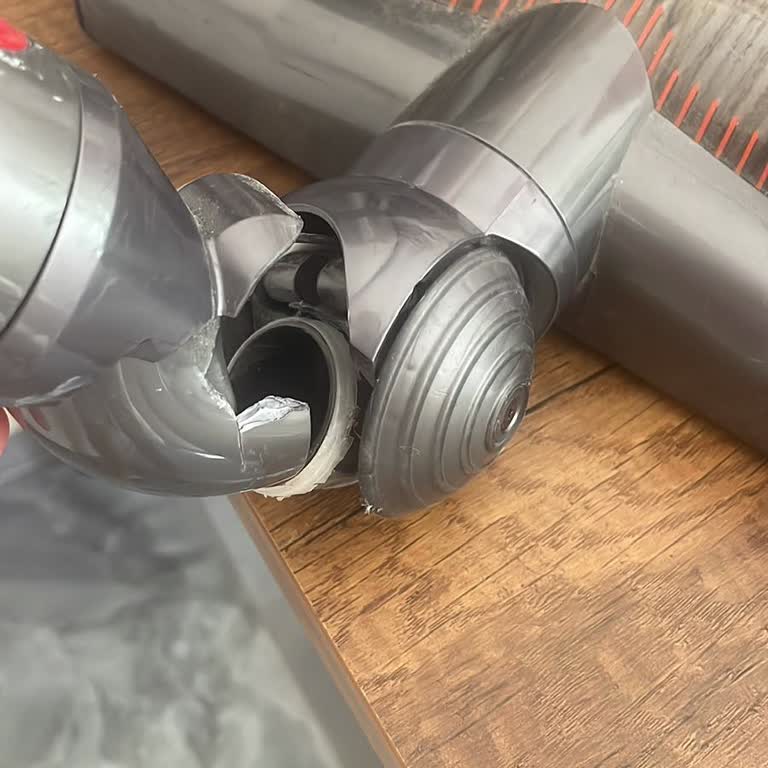 Dyson V8 Başlık Kırıldı, Garanti Desteği Yok