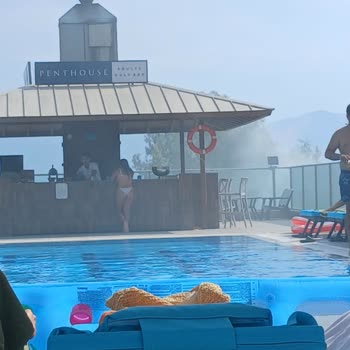 Liberty Kuşadası Otelinde Dumanlı Havuz Ve Hijyen Sorunları Tatili Kabusa Dönüştürdü