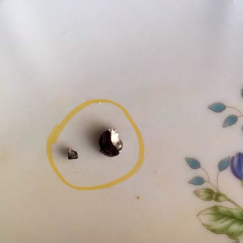 Ülker Biskrem'te Metal Parça Bulunması Sağlık Endişesi Yaratıyor