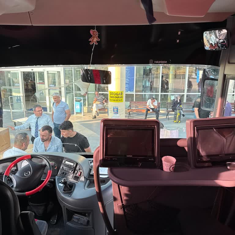 Uzun Gecikme Ve Bilgi Eksikliği Nedeniyle Konforsuz Otobüs Yolculuğu