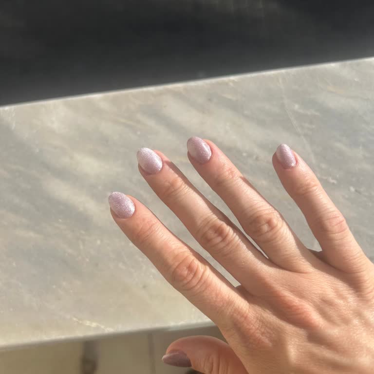 Lola Nail Station Tırnak Yüzeyleri Pürüzlü Bir Hale Geldi
