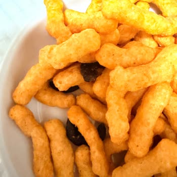 Ülker GO Ahead Protein Cipsinde Siyah Yabancı Parçacıklar Tespit Edildi