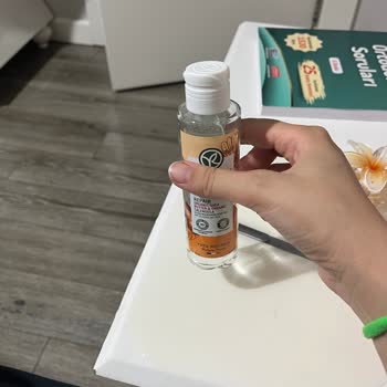 Yves Rocher Vücut Bakım Yağının Cam Şişesi Kırıldı, Ücretsiz Değişim İstendi