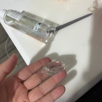 Yves Rocher Vücut Bakım Yağının Cam Şişesi Kırıldı, Ücretsiz Değişim İstendi