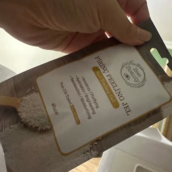 Bee Beauty Pirinç Peeling Jelinde Şiddetli Yanma Ve Cilt Tahrişi