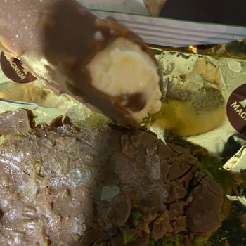 Şok Market’ten Bozuk Magnum Mini Dubai Badem Dondurması İçin İade Talebi