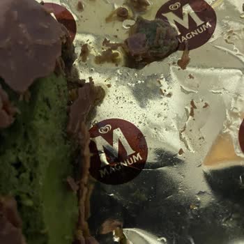 Şok Market’ten Bozuk Magnum Mini Dubai Badem Dondurması İçin İade Talebi