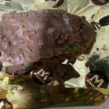 Şok Market’ten Bozuk Magnum Mini Dubai Badem Dondurması İçin İade Talebi