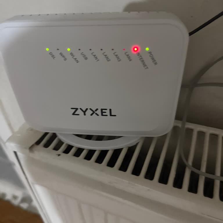 Üç Haftalık İnternet Kesintisi Ve Müşteri Hizmetinde Sürekli Bekletme