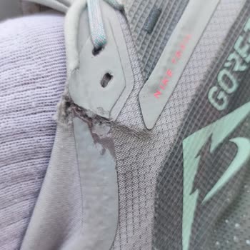Nike GoreTex Ayakkabısında Bağcık Kısmının Erken Yırtılması Ve Değişim İsteği