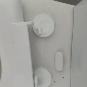 Kırık Klozet Kapağı, Çelişkili Garanti Ve İade Politikası