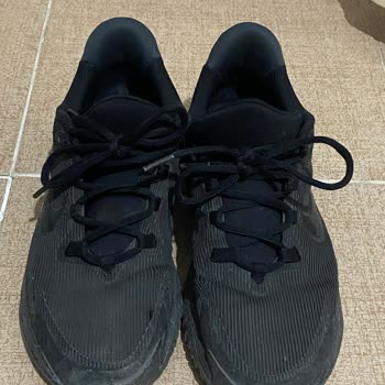 Nike Ayakkabısında Renk Solması Ve Yırtılma: Garanti Süresi İçinde Değişim Talebi
