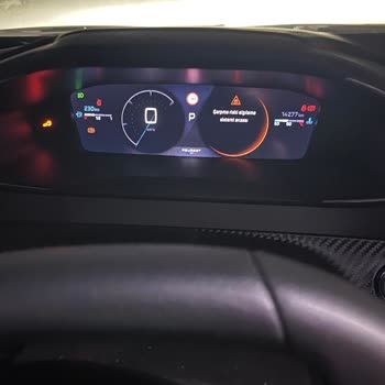 Sıfır Peugeot 2008'de Tekrarlayan Başlatma Sorunu Ve İkame Araç Reddi