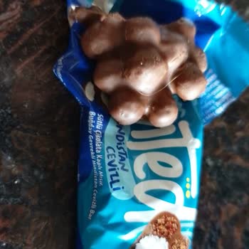 A101 Markette Satılan Eti Çikolatasında Beyaz İp Benzeri Yabancı Madde
