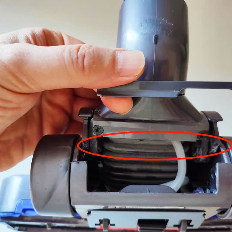 Dyson Süpürge Zemin Aparatının Kırılması Garanti Kapsamına Alınmadı