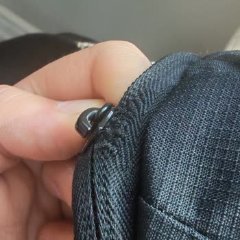 Fermuarı Tasarım Hatası Nedeniyle Aşınan Puma Sırt Çantası İçin İade İsteği