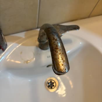 Paslı Musluk Ve Çatlak Duvarlar Nedeniyle Erken Çıkış Ve Ücret İadesi Talebi