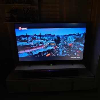 Samsung Televizyonda Kenar Işık Sızması Ve Çözüm Sürecindeki Gecikmeler
