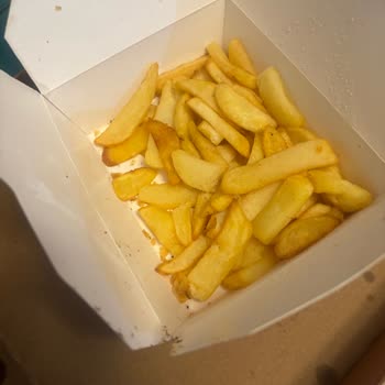 Ankara Eryaman'da Ekstra Ücretli Patates Kızartması Küçük Porsiyonla Hayal Kırıklığı