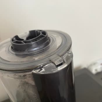 Dyson V15 Süpürge Haznesi Kırığı Garanti Kapsamına Alınmalı