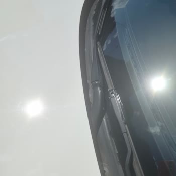 BMW F20 Ön Cam Alt Fitilindeki Deforme Parça İçin Ücretsiz Değişim Talebi