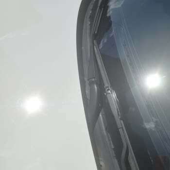 BMW F20 Ön Cam Alt Fitilindeki Deforme Parça İçin Ücretsiz Değişim Talebi