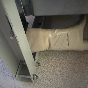 Duvarı Patlattı Ve Güvensiz Şekilde Montaj Yapılan Daikin Klima