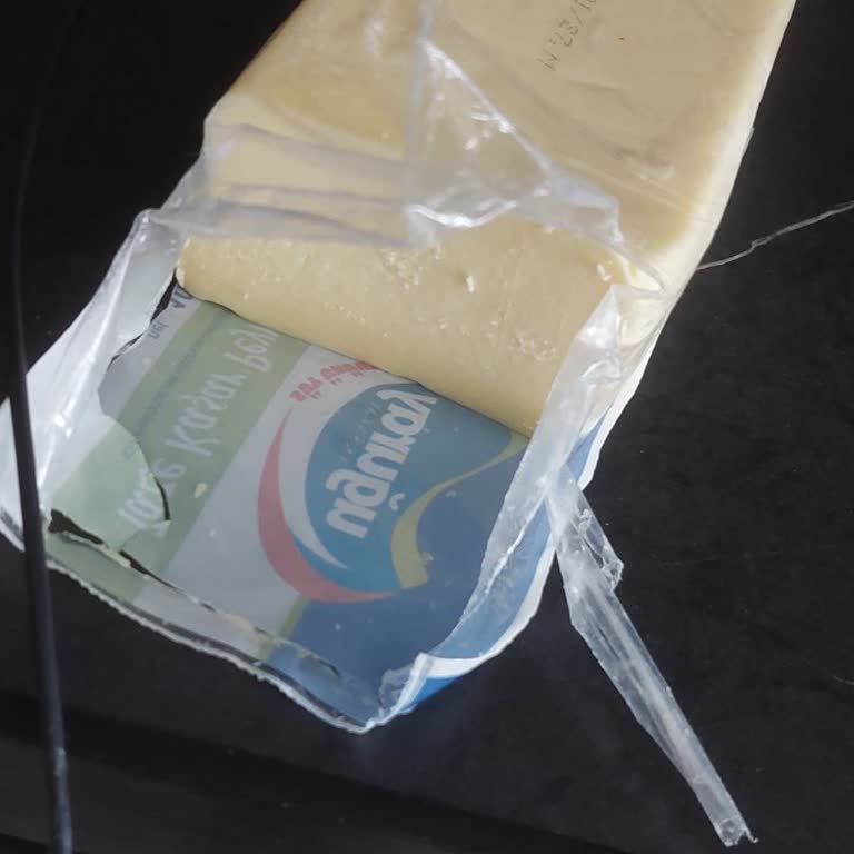 Uğur Ay Taze Kaşar Peynirinin Erimeme Ve Yapay Tat Sorunu