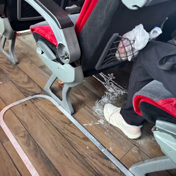 İki Saatlik Gecikme Ve Kirli Otobüste Konforsuz Yolculuk