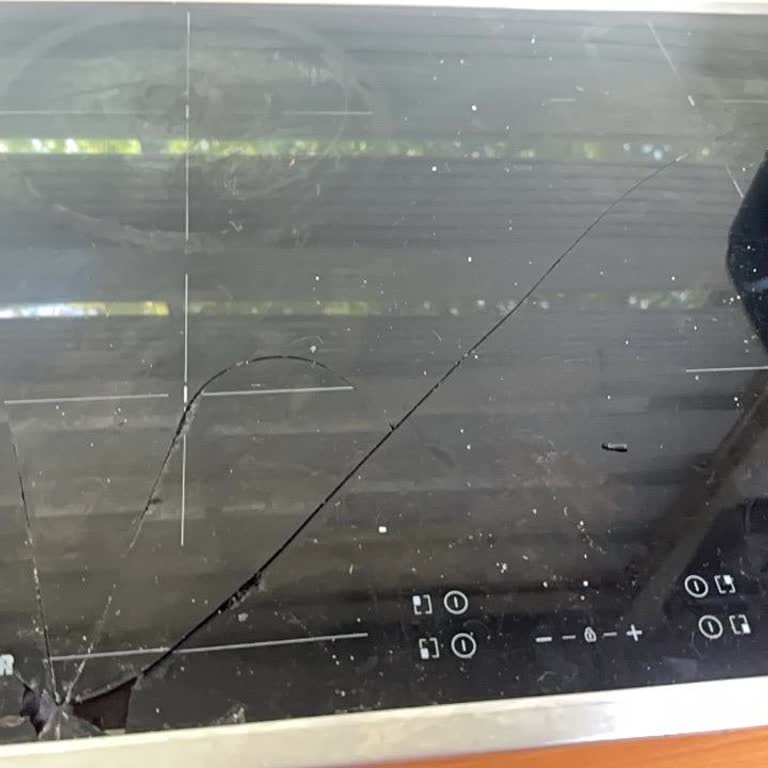 Patlayan Ocağın Camı Garanti Kapsamında Değiştirilmeli
