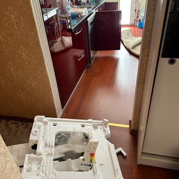 Randevu Sorunları Ve Kaba Servis Davranışı Sebebiyle Evde Zarar Ve Mağduriyet